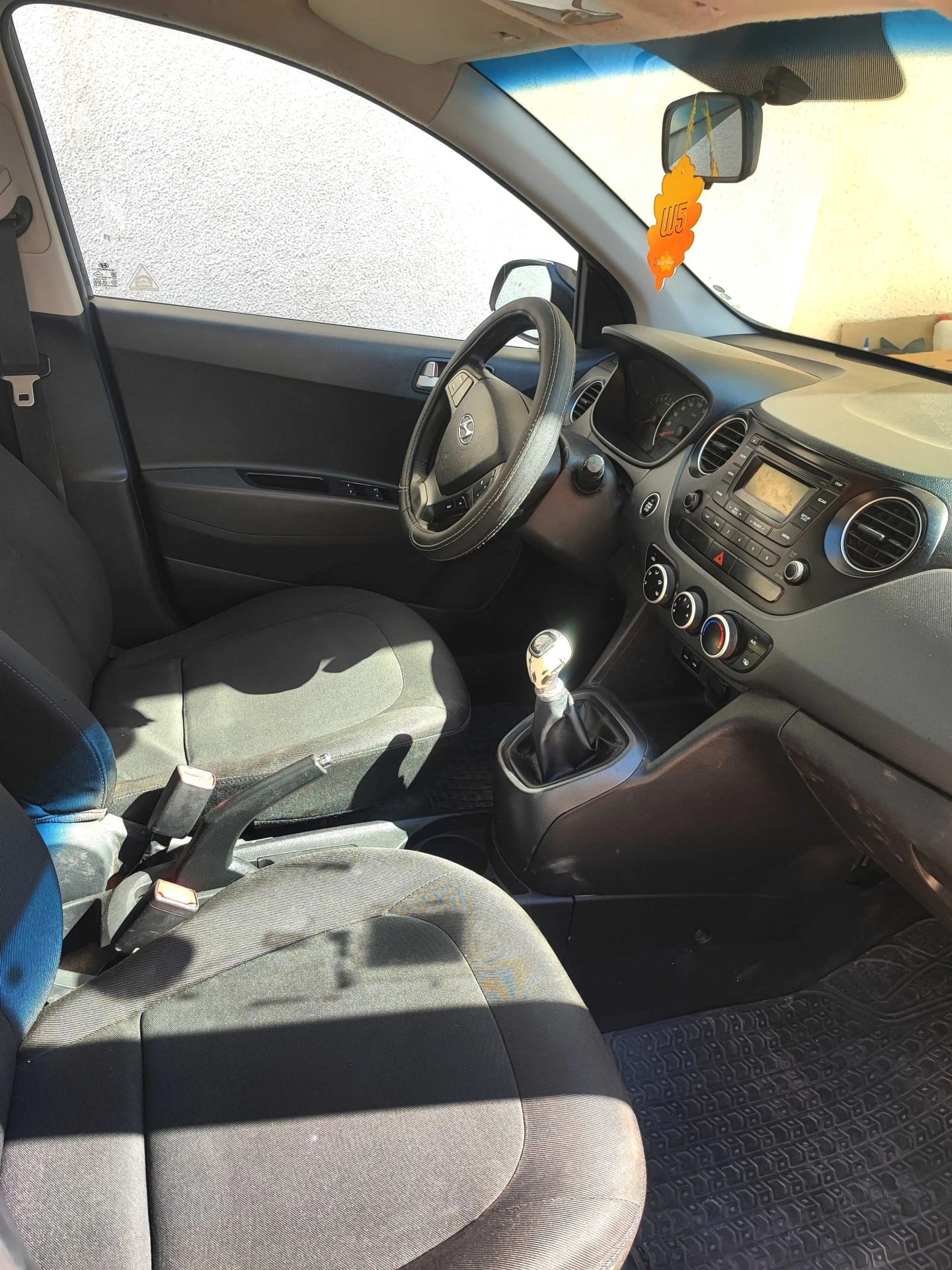 Voiture-Hyundai-i10-a-vendre-a-Bardo-prix-34800-dinars-Proxity.tn-annonce-voiture-occasion-a-vendre-tunisie-8