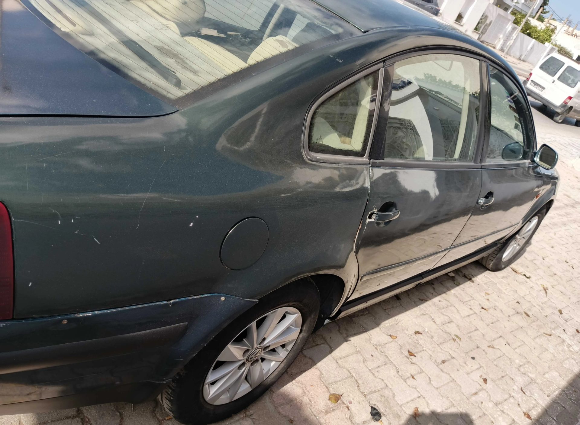 Voiture-Volkswagen-Passat-a-vendre-a-Rades-prix-17500-dinars-proxit.tn-annonce-tunisie-voiture-occasion-a-vendre-2