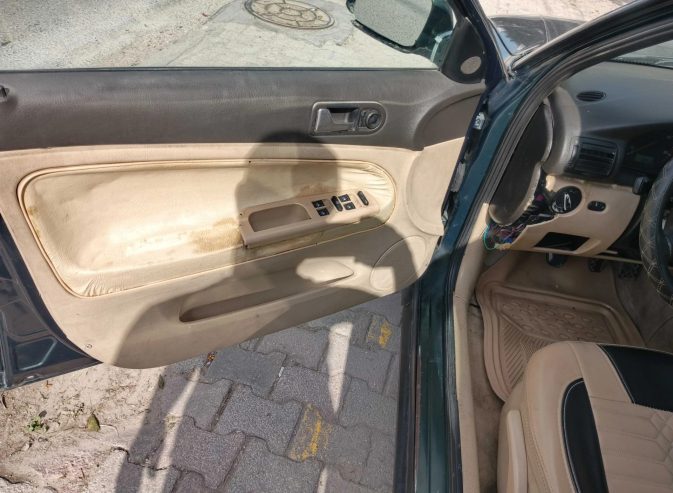 Voiture-Volkswagen-Passat-a-vendre-a-Rades-prix-17500-dinars-proxit.tn-annonce-tunisie-voiture-occasion-a-vendre-4