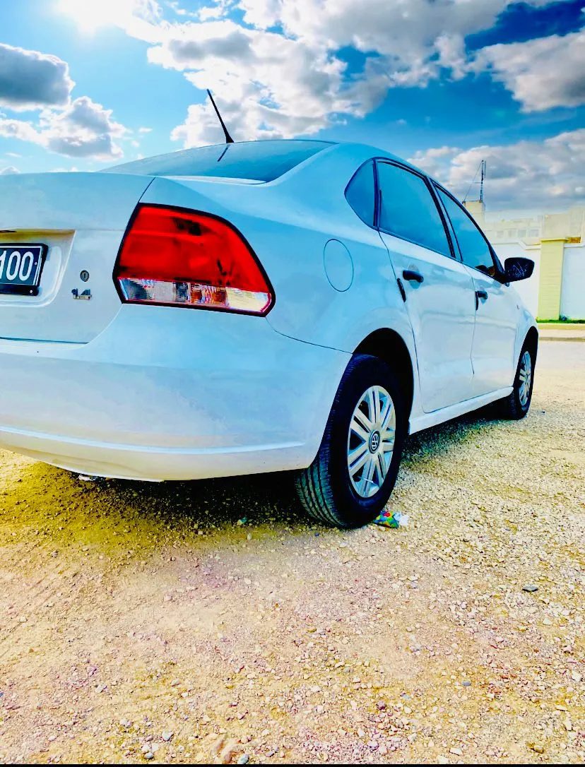 Voiture-Volkswagen-Polo-Sedan-a-vendre-a-Fouchana-prix-26000-dinars-proxity.tn-annonce-voiture-occasion-a-vendre-tunisie-6