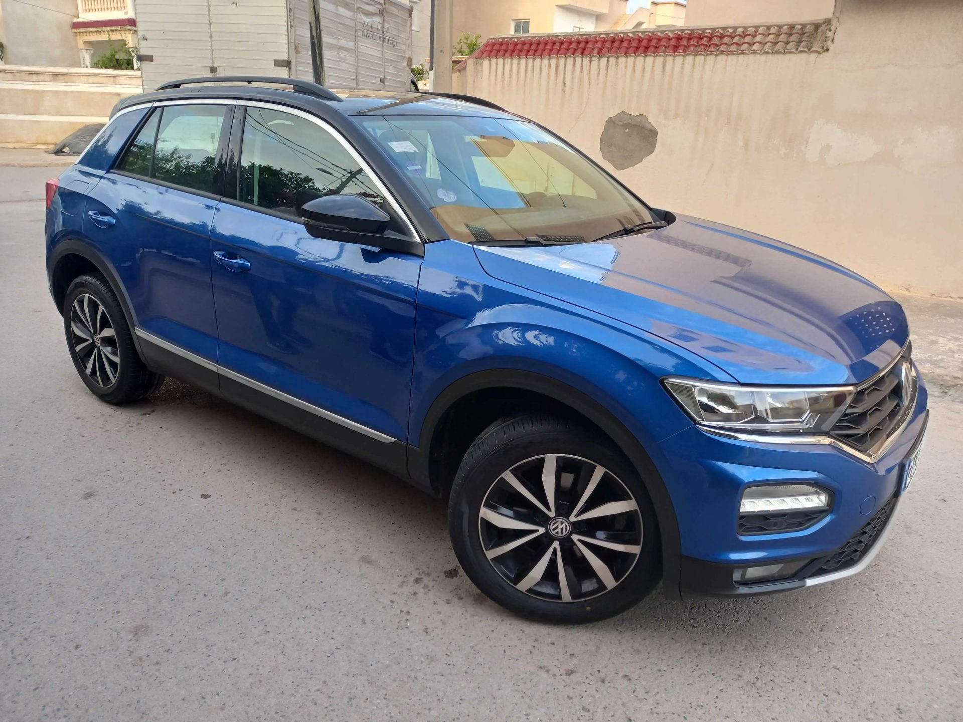 Voiture-Volkswagen-T-ROC-a-vendre-a-Ben-Arous-prix-76000-dinars-proxity.tn-annonce-voiture-occasion-a-vendre-tunisie-2