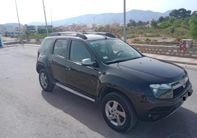 Dacia Duster 2013 170000 km essence 7 CV