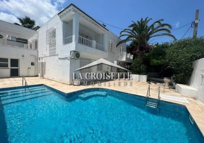 Villa S+4 avec piscine à Gammarth ZVL0882