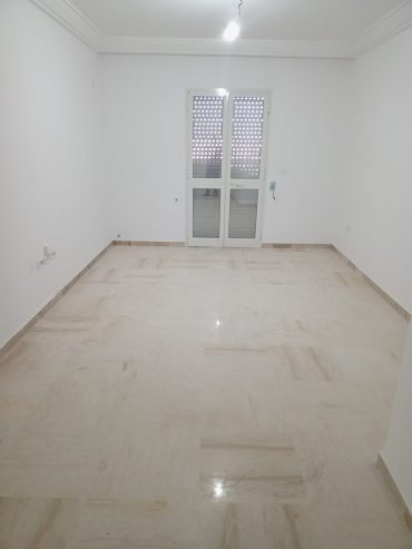 Appartement S + 3 moderne à louer pour jeune couple