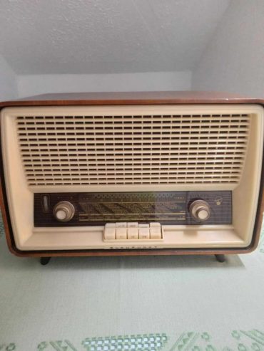 radio-antique-a-vendre-a-El-Mourouj-prix-200-dinars-proxity.tn-annonces-produits-antiques-a-vendre-tunisie