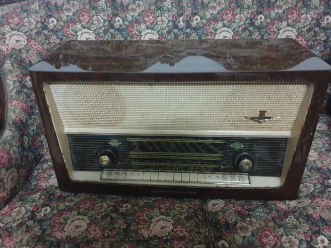 radio-antique-a-vendre-a-Hammamet-prix-420-dinars-proxity.tn-annonces-produits-antiques-a-vendre-tunisie-1