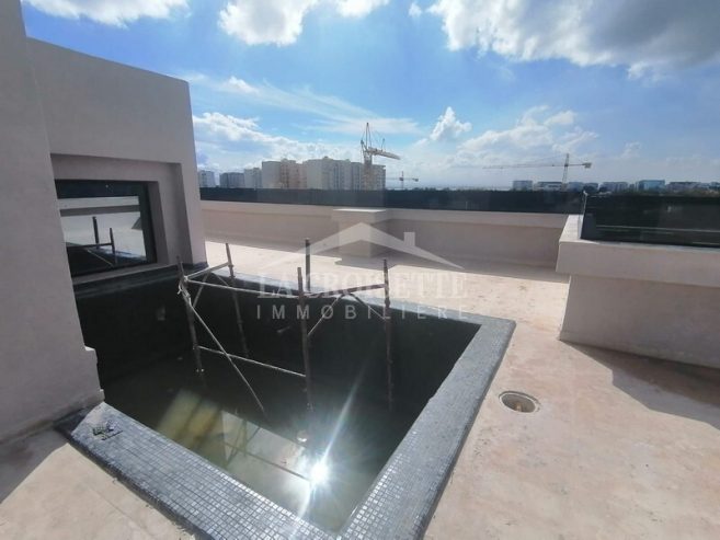 Penthouse S+4 avec piscine aux Jardins de Carthage ZAV1741