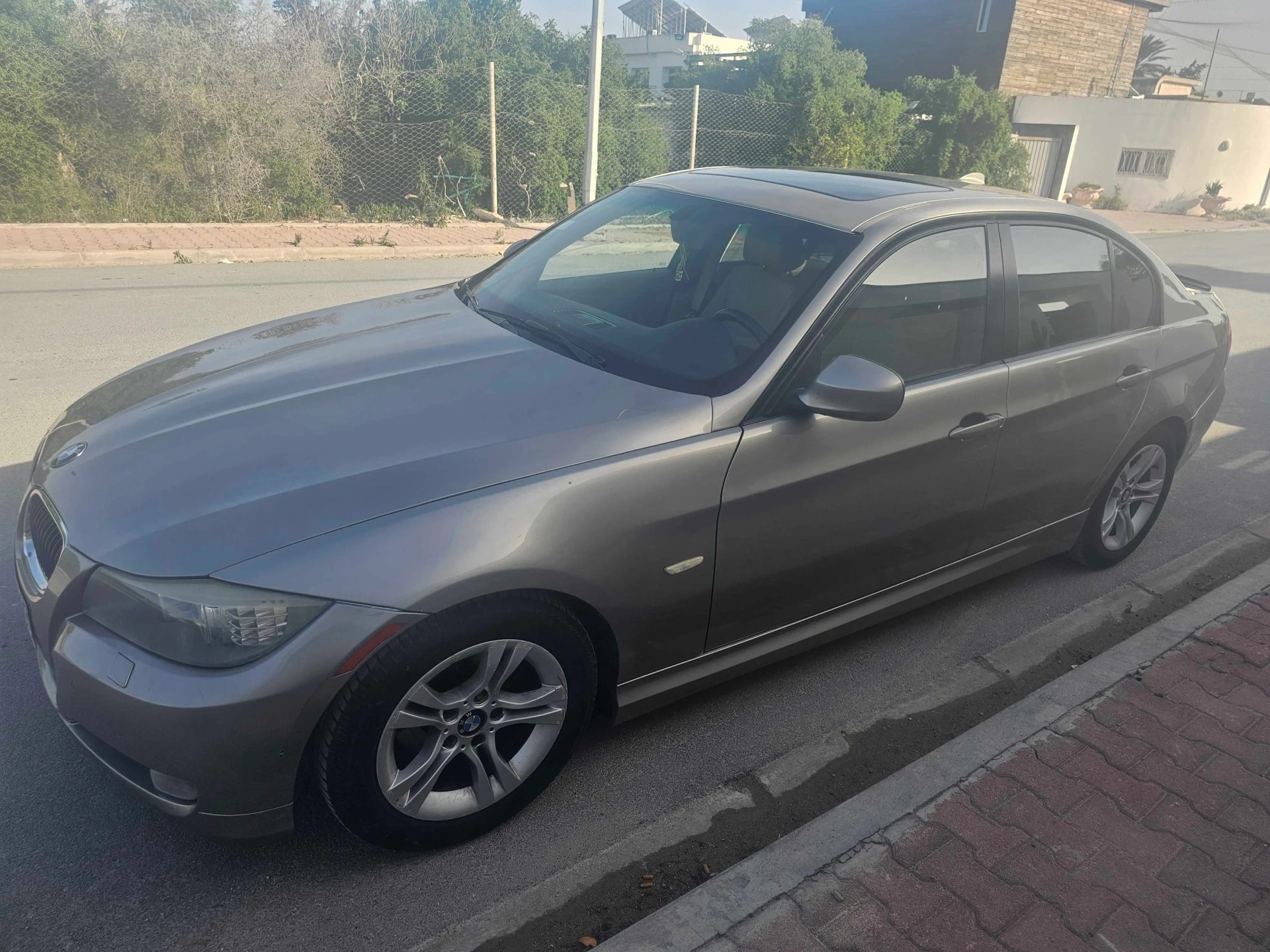 BMW-E90-316i-Moteur-N45-Annee-2012-a-vendre-a-La-Soukra-prix-47500-dinars-proxity.tn-annonces-tunisie-voiture-occasion-a-vendre-2