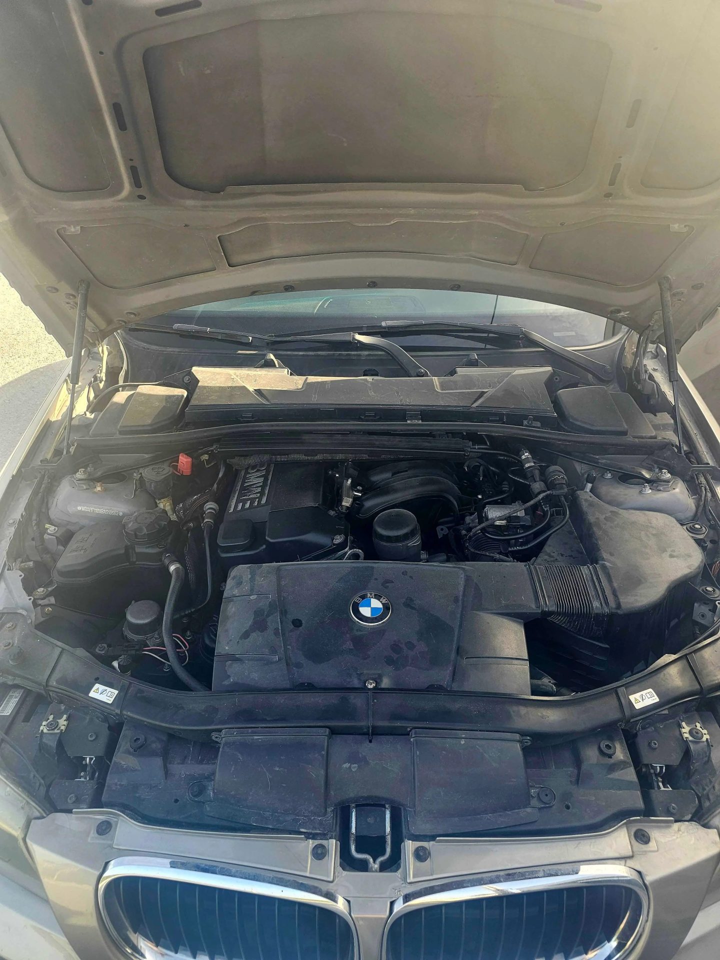 BMW-E90-316i-Moteur-N45-Annee-2012-a-vendre-a-La-Soukra-prix-47500-dinars-proxity.tn-annonces-tunisie-voiture-occasion-a-vendre-6