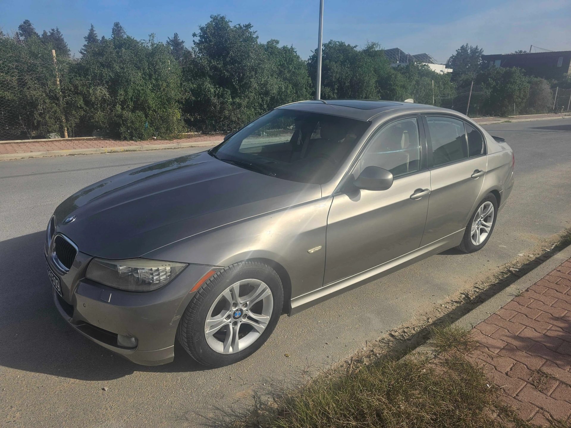 BMW-E90-316i-Moteur-N45-Annee-2012-a-vendre-a-La-Soukra-prix-47500-dinars-proxity.tn-annonces-tunisie-voiture-occasion-a-vendre-7