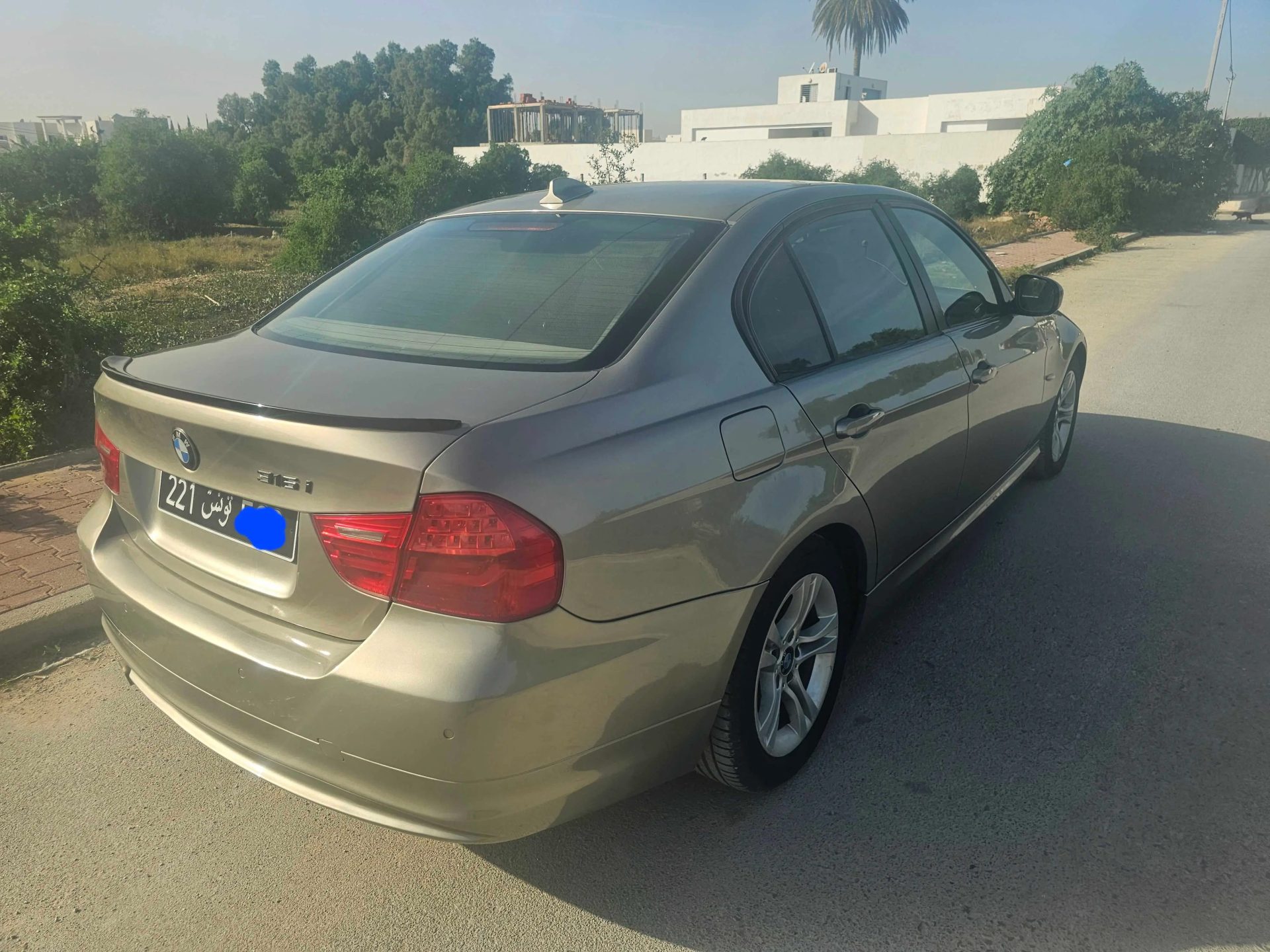 BMW-E90-316i-Moteur-N45-Annee-2012-a-vendre-a-La-Soukra-prix-47500-dinars-proxity.tn-annonces-tunisie-voiture-occasion-a-vendre-8