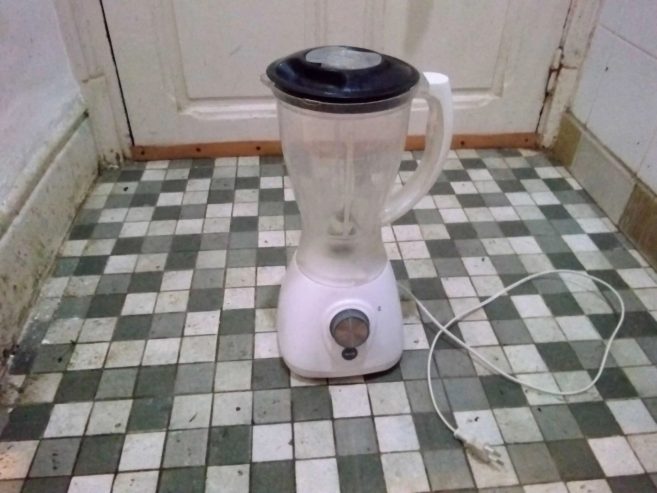 Blender-AFK-SM-400G.2-importe-dAllemagne-a-vendre-a-Tunis-prix-75-dinars-proxity.tn-annonces-tunisie-electromenager-mixeur-a-vendre-3