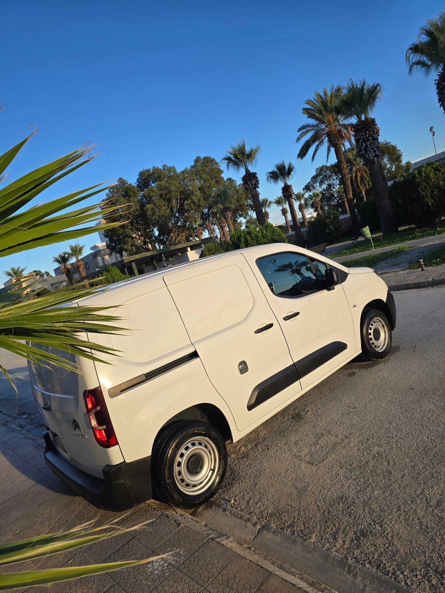 Citroen-Berlingo-K9-a-vendre-a-Nabeul-prix-55000-dinars-proxity.tn-annonces-tunisie-utilitaires-a-vendre-a-vendre-3