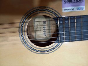 Guitare Acoustique Dinosaur DAG-1 – Kram – Comme neuve