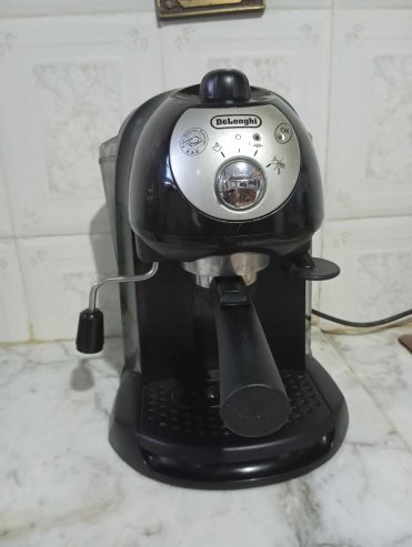 Machine-a-cafe-Delonghi-a-vendre-a-Bizerte-prix-150-dinars-proxity.tn-annonces-tunisie-machine-a-cafe-occasion-a-vendre