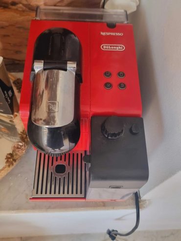 Machine-a-cafe-Lattissima-Nespresso-Delonghi-a-vendre-a-Bardo-prix-600-dinars-proxity.tn-annonces-tunisie-petit-electromenager-et-machine-a-cafe-a-vendre-2