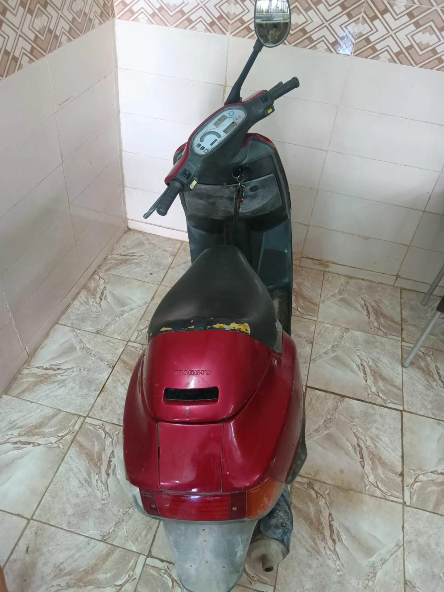 Moto-Vespa-Piggio-a-vendre-a-Sfax-prix-1200-dinars-proxity.tn-annonces-tunisie-moto-occasion-a-vendre