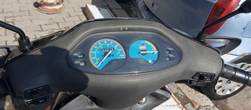 Moto-occasion-Aprilia-Rally-50cm3-a-vendre-a-La-Marsa-prix-3600-dinars-proxity.tn-annonces-tunisie-moto-occasion-a-vendre-4-1