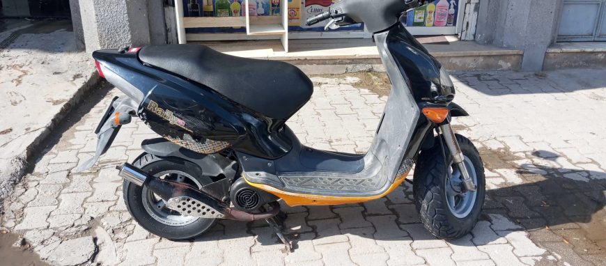 Moto-occasion-Aprilia-Rally-50cm3-a-vendre-a-La-Marsa-prix-3600-dinars-proxity.tn-annonces-tunisie-moto-occasion-a-vendre-6-1