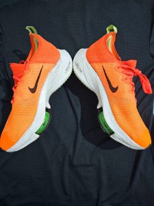 Nike Air Zoom Tempo Next% – 43 – Orange – Quasi neuves