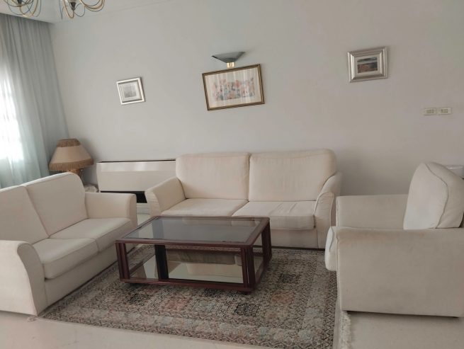 Salon-de-Style-moderne-6-place-presque-neuve-a-vendre-a-Cite-Ennasr-prix-1500-dinars-proxity.tn-annonce-tunisie-immobilier-occasion-a-vendre-4