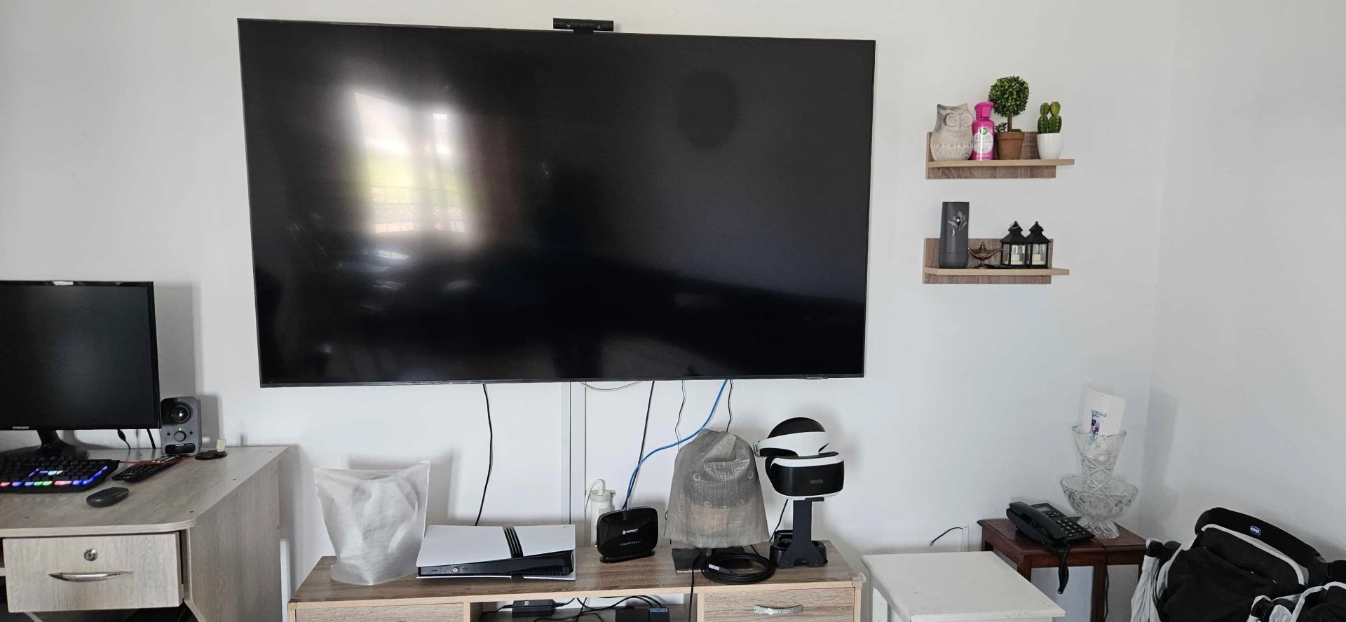 TV-Samsung-75-pouces-4K-crystal-UHD-CU8000-a-vendre-a-El-Mrezga-prix-5000-dinars-proxity.tn-annonces-tunisie-television-a-vendre-1