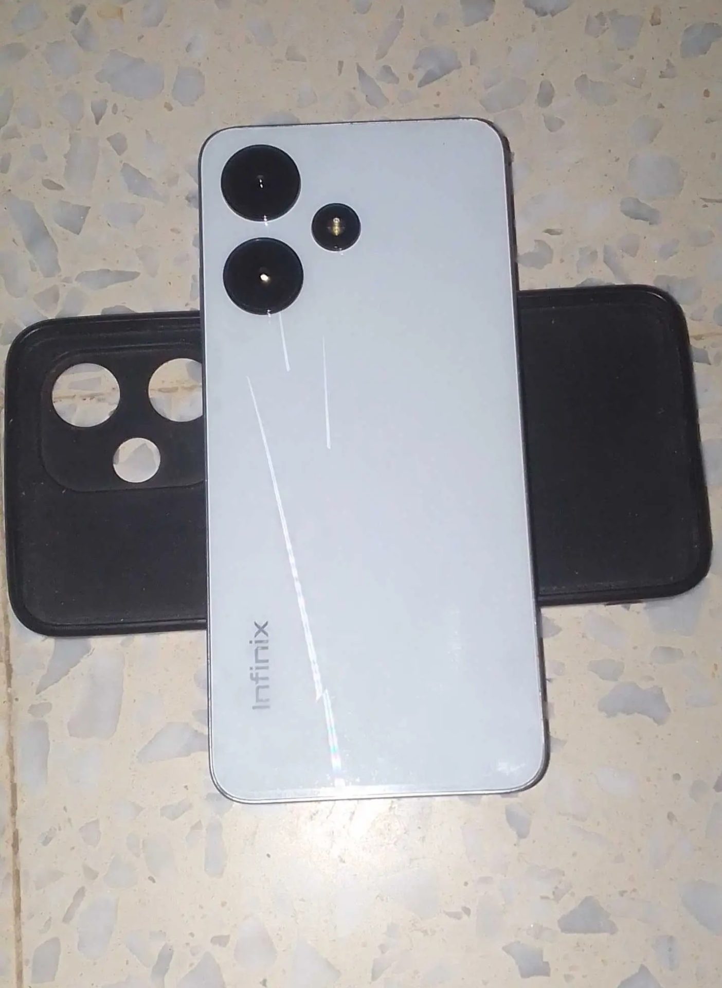 Telephone-Infinix-hot-30-i-a-vendre-a-Bouhajla-prix-380-dinars-proxity.tn-annonces-tunisie-telephone-occasion-a-vendre