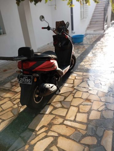 UNISCOOT-Scooteur-TMAX-125CC-a-vendre-a-Hammamet-prix-2800-dinars-proxity.tn-annonces-tunisie-moto-occasion-a-vendre-3