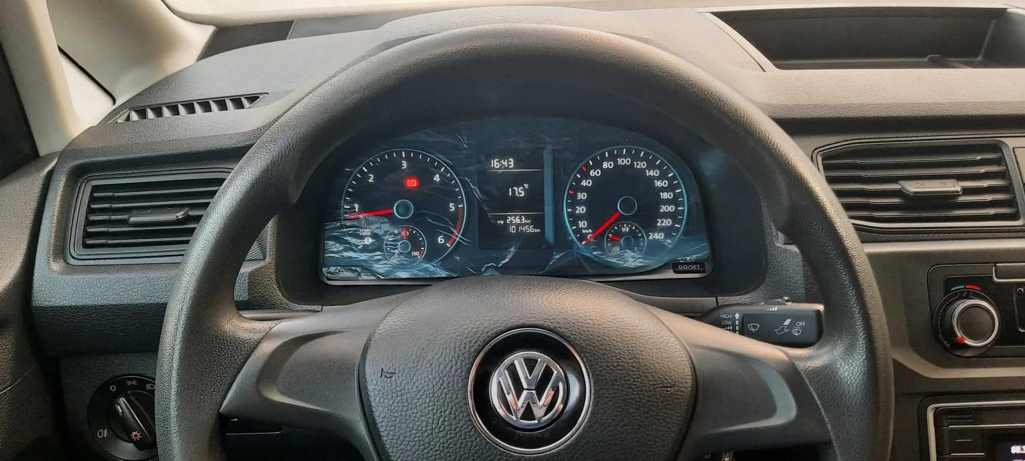 Utilitaire-Volkswagen-Caddy-a-vendre-a-Bizerte-prix-51900-dinars-proxity.tn-annonces-tunisie-utilitaire-occasion-a-vendre-3