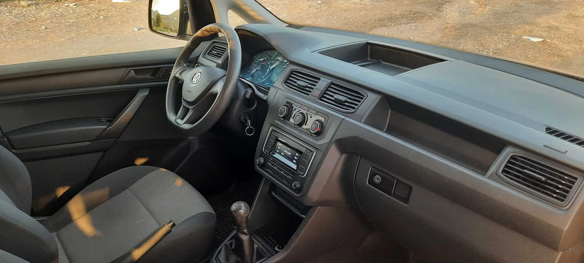 Utilitaire-Volkswagen-Caddy-a-vendre-a-Bizerte-prix-51900-dinars-proxity.tn-annonces-tunisie-utilitaire-occasion-a-vendre-6