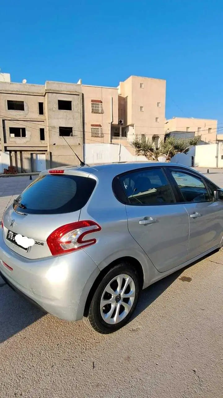 Voiture-occasion-Peugeot-208-a-vendre-a-Bardo-prix-25500-dinars-proxity.tn-annonces-tunisie-voiture-occasion-a-vendre