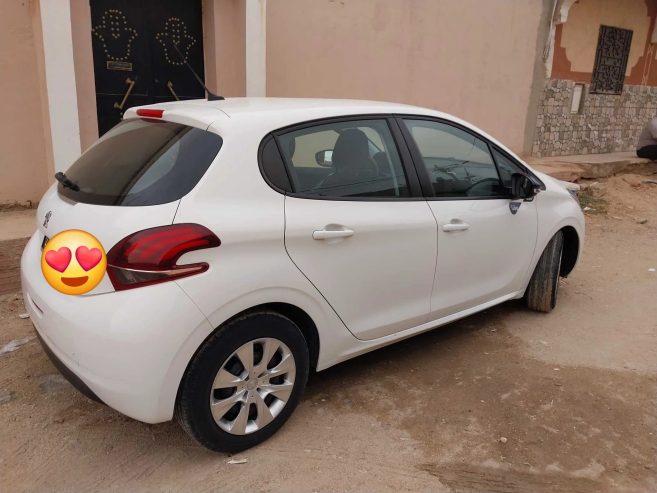 Voiture-occasion-Peugeot-208-a-vendre-a-Gafsa-prix-34000-dinars-proxity.tn-annonces-tunisie-voitures-occasions-a-vendre