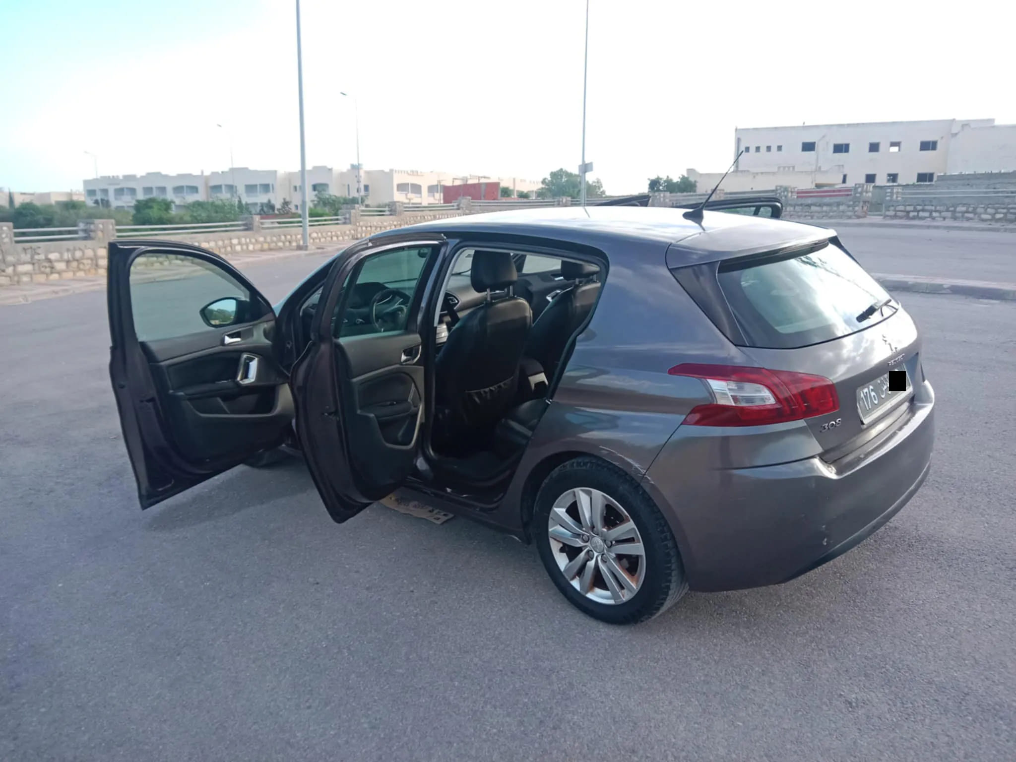 Voiture-occasion-Peugeot-308-a-vendre-a-Hammam-Chatt-prix-34000-dinars-proxity.tn-annonces-tunisie-voiture-occasion-a-vendre-6