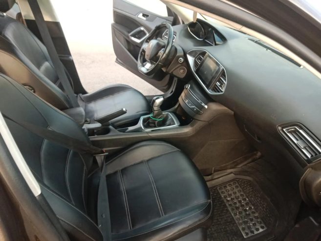 Voiture-occasion-Peugeot-308-a-vendre-a-Hammam-Chatt-prix-34000-dinars-proxity.tn-annonces-tunisie-voiture-occasion-a-vendre-8