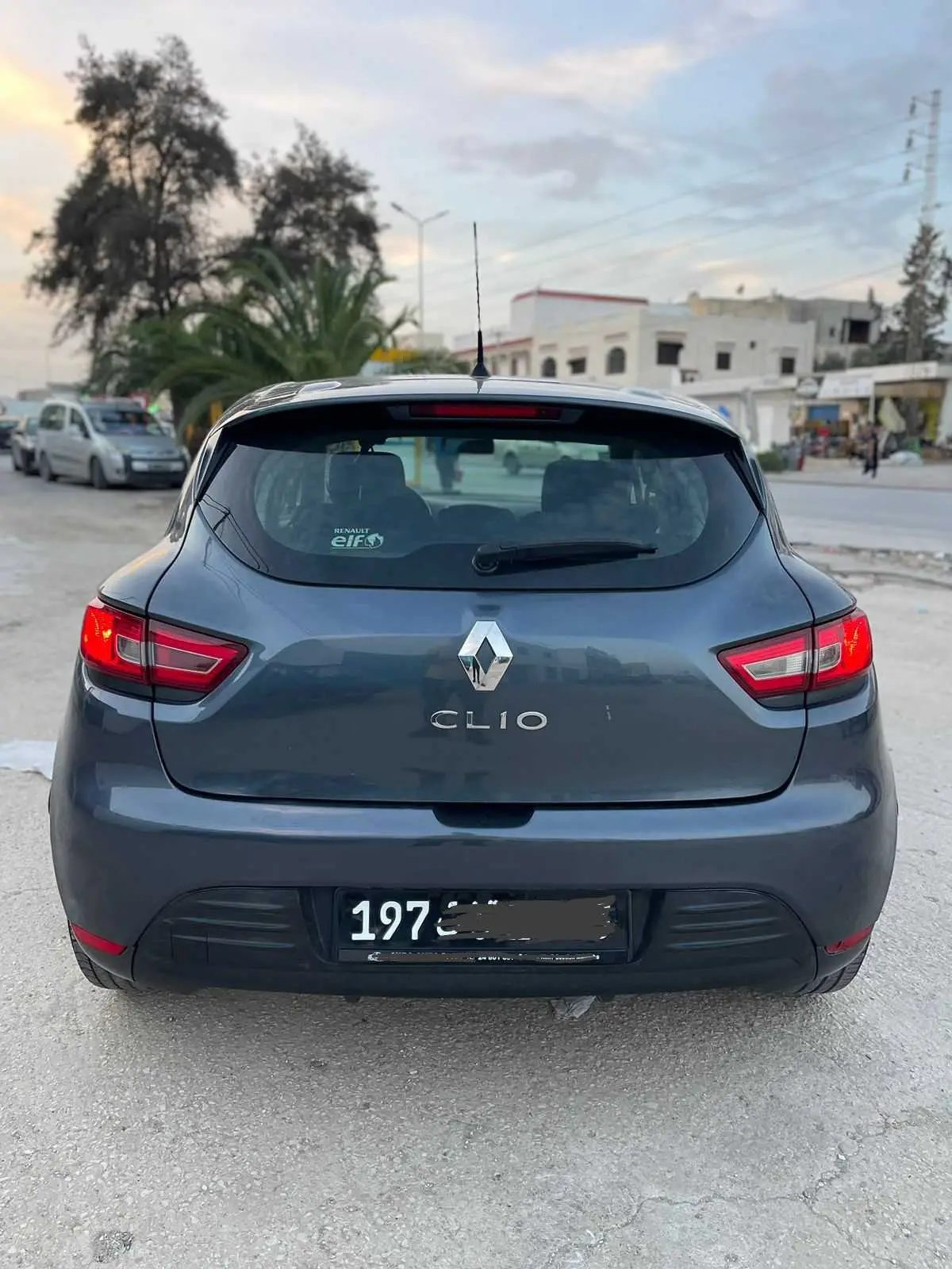 Voiture-occasion-Renault-Clio-a-vendre-a-Oued-Ellil-prix-35000-dinars-proxity.tn-annonces-tunisie-voiture-occasion-a-vendre-7