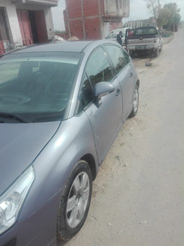 Citroën C4 1.4L Essence 2006 – 255 000 km – Kasserine – 19 000 DT