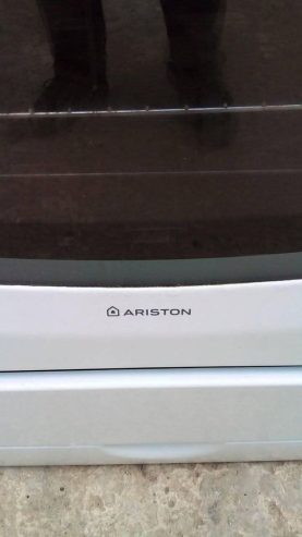 Cuisiniere-Ariston-4-feux-Ariston-Gaz-de-ville-390-dinars-Tunis-proxity.tn-annonces-produits-electromenager-a-vendre-2