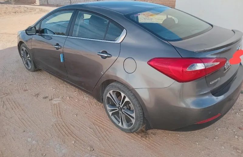 Kia-CERATO-BVA-2014-A-vendre-Gabes-38500-DT-4