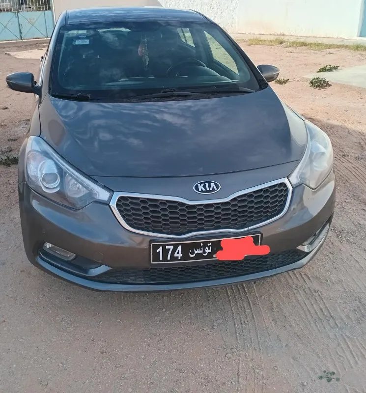 Kia-CERATO-BVA-2014-A-vendre-Gabes-38500-DT