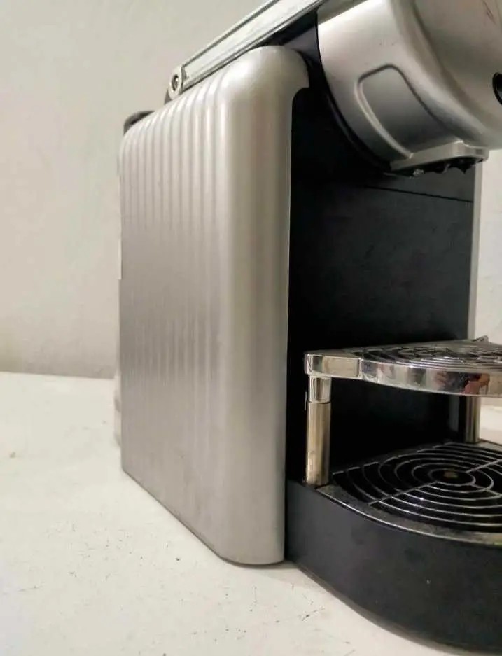 Machine-a-cafe-NESPRESSO-Zenius-La-Marsa-600-DT-3