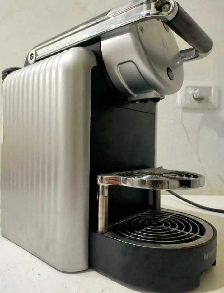 Machine-a-cafe-NESPRESSO-Zenius-La-Marsa-600-DT-5