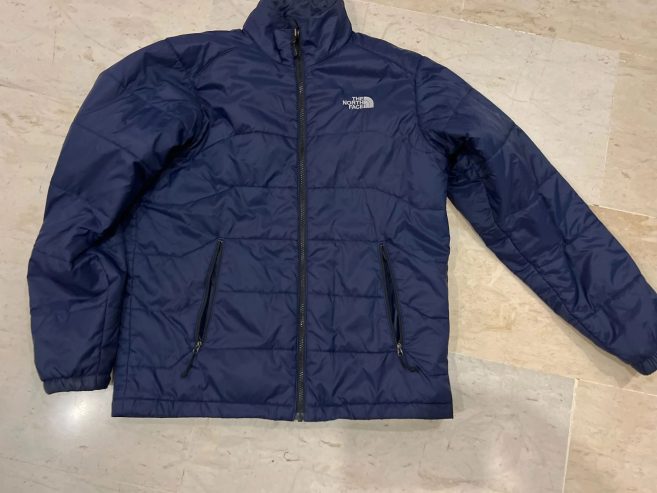 Manteau The North Face Taille M – El Mourouj – 90 DT