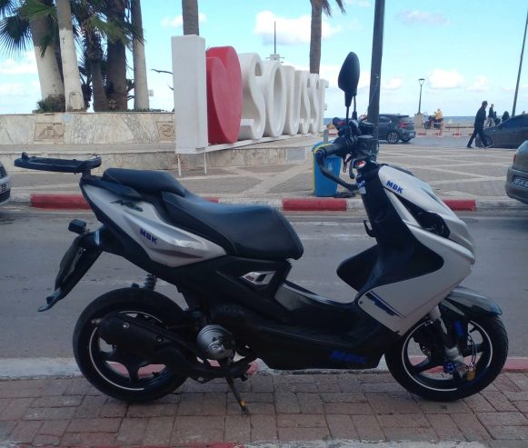 Moto-MBK-Nitro-50-CC-Hammam-Sousse-prix-5000-dinars-proxity.tn-annonces-tunisie-moto-occasion-a-vendre