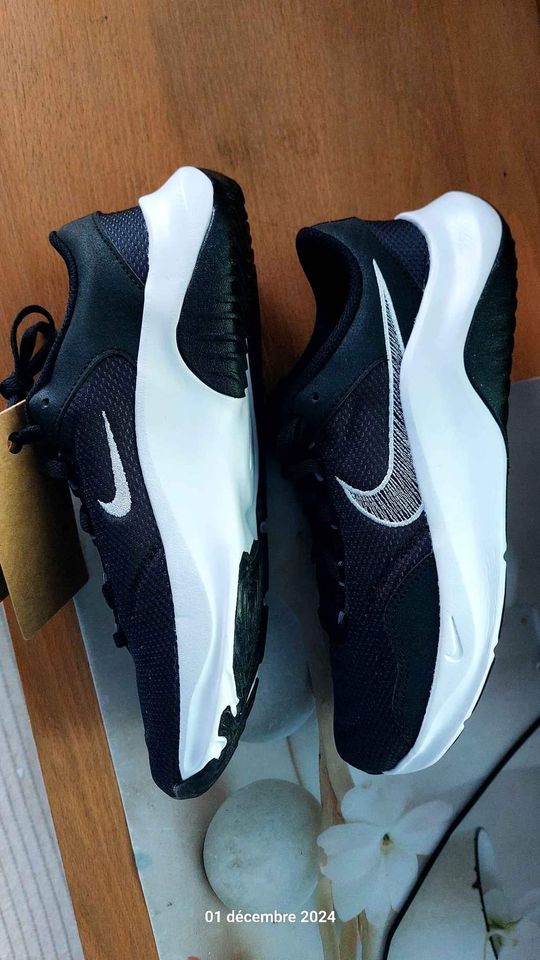 Nike-Legend-Essential-3-Next-Nature-pointure-41-Rades-prix-270-dinars-proxity.tn-annonces-tunisie-chaussures-de-sport-a-vendre-3