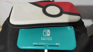 Pack Nintendo Switch Lite avec FIFA 23 et Pochette – Occasion – Sfax – 320 DT