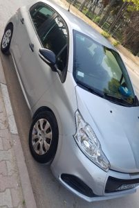 Peugeot 208 2019  – 140 000 km  – Tunis – 29 500 DT Négociable