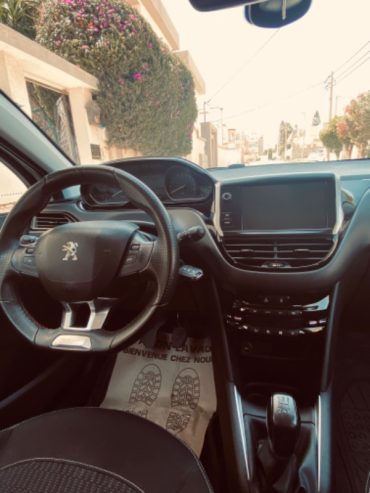 Peugeot-208-Roland-Garros-2019-Interieur-elegant-Voiture-en-bon-etat-Sousse