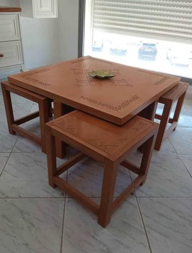 TABLE-HETRE