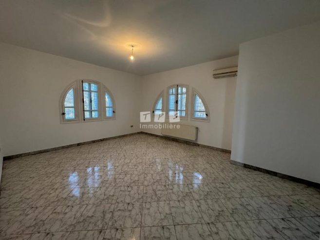 Villa S+4 à Louer à Jinen Hammamet – 3500 DT/mois