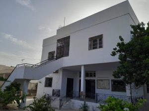 Villa familiale – 2 étages – Terrain 800m² – Sfax – 450000 DT 